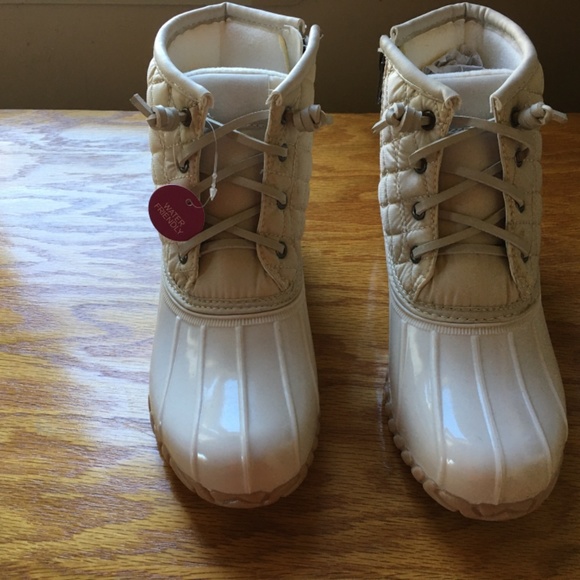 Shoes - Picture 3 of 4